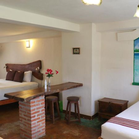 Hostal & Suites Pata De Perro Bacalar Bagian luar foto