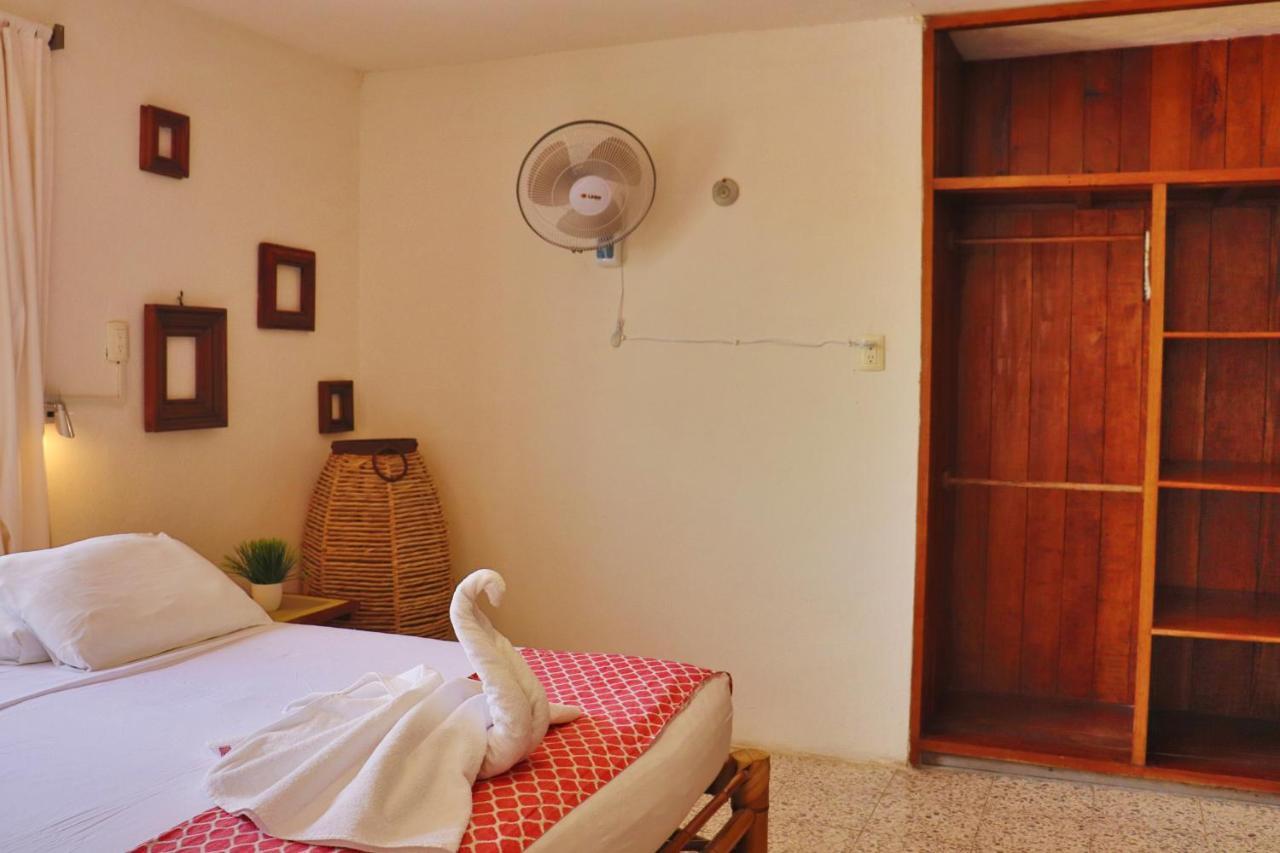 Hostal & Suites Pata De Perro Bacalar Bagian luar foto