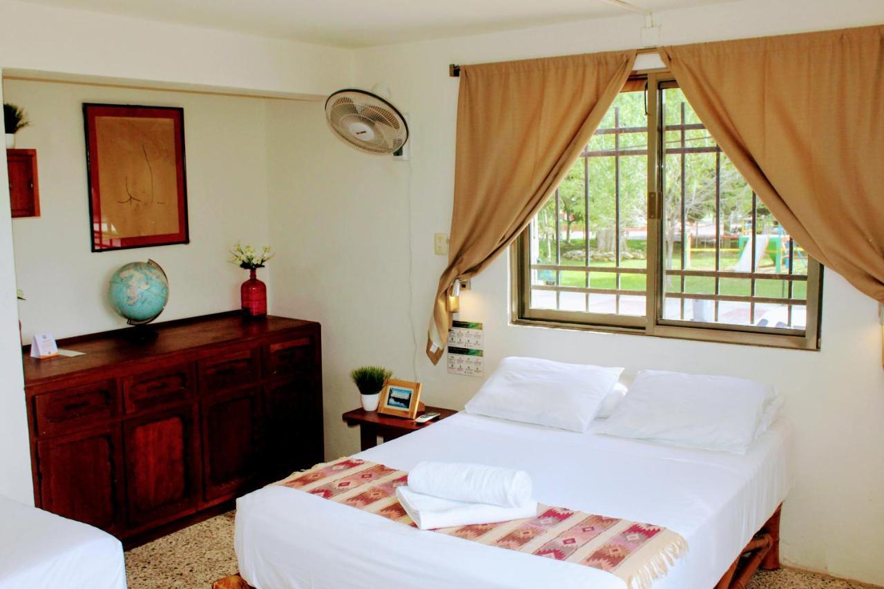 Hostal & Suites Pata De Perro Bacalar Bagian luar foto