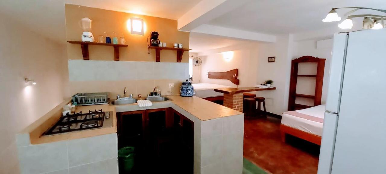 Hostal & Suites Pata De Perro Bacalar Bagian luar foto